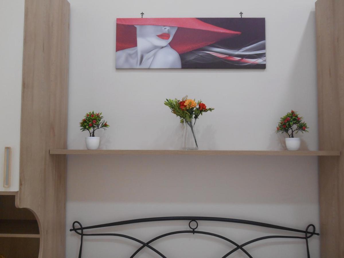 Bed and Breakfast Essenza Di Napoli Екстер'єр фото