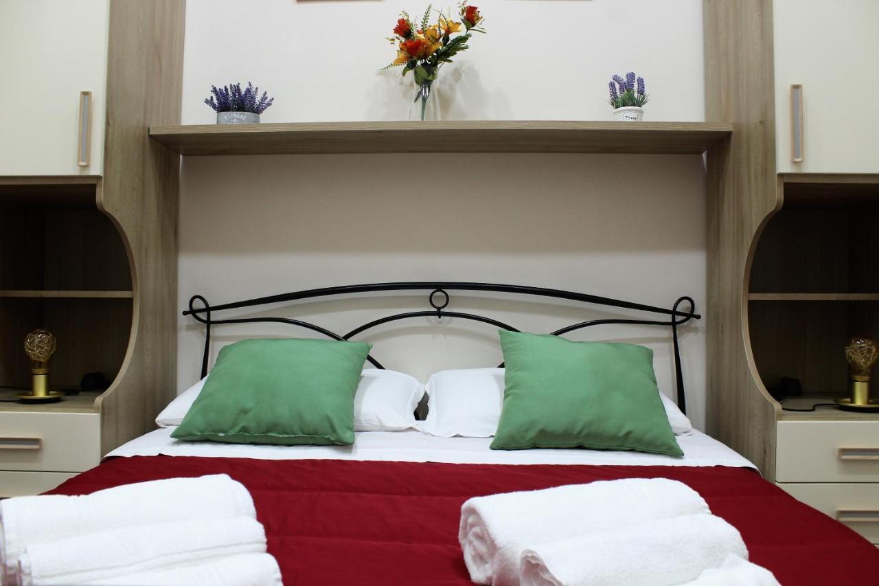 Bed and Breakfast Essenza Di Napoli Екстер'єр фото