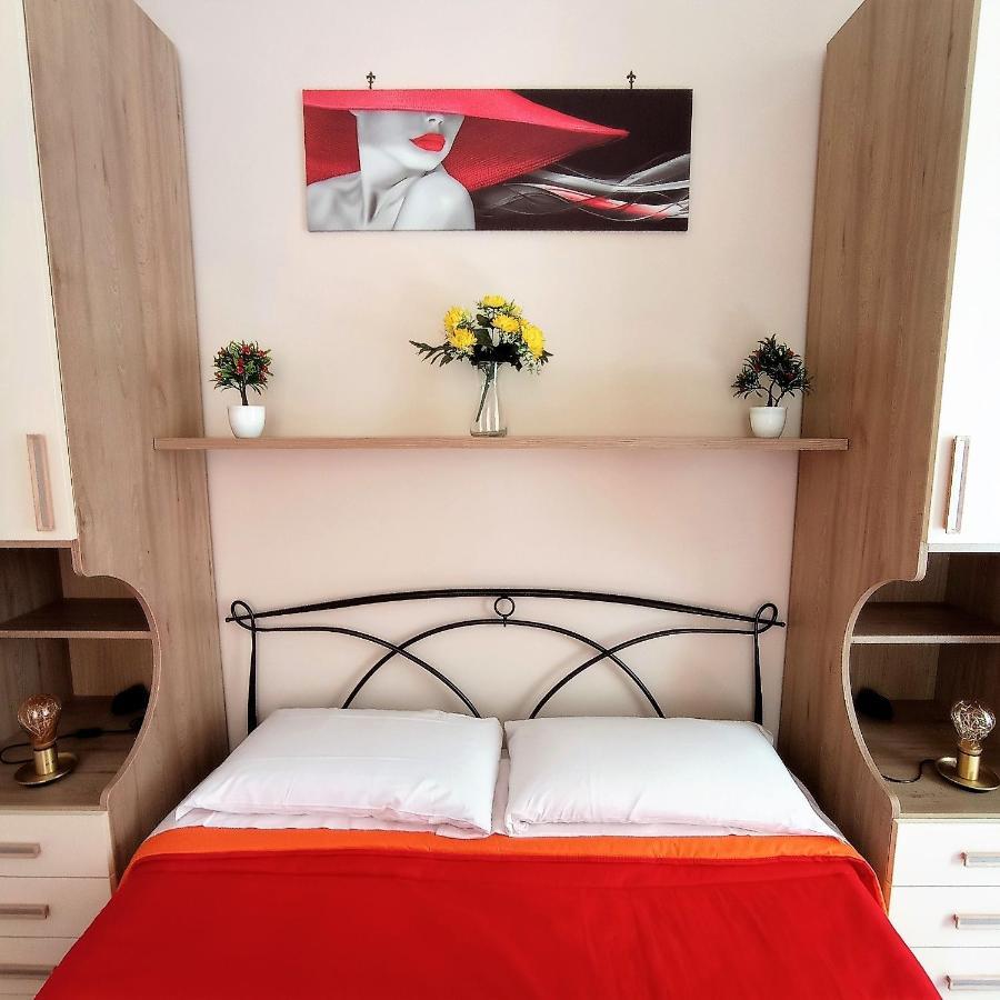 Bed and Breakfast Essenza Di Napoli Екстер'єр фото
