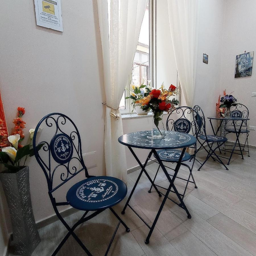 Bed and Breakfast Essenza Di Napoli Екстер'єр фото